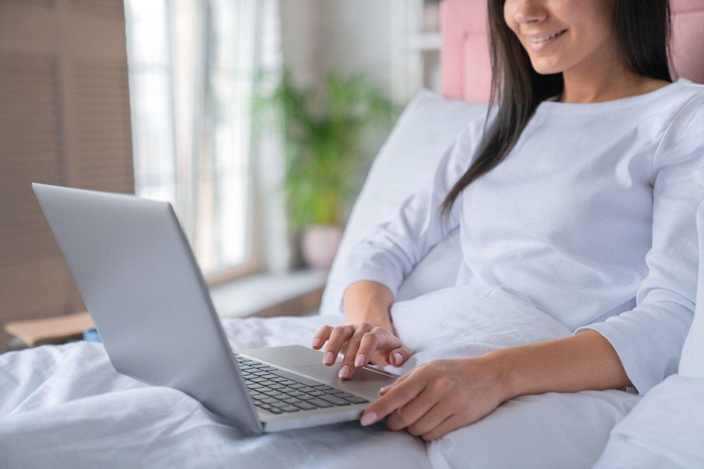 AI-powered antenatal scan in a modern clinic for pregnant women.