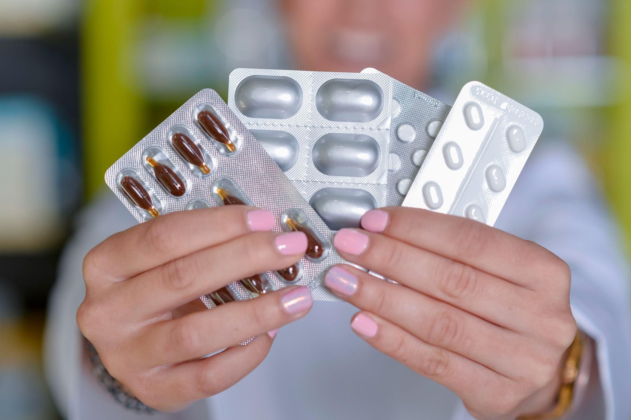 Female doctor suggests various options for antenatal vitamins pregnant women should take.