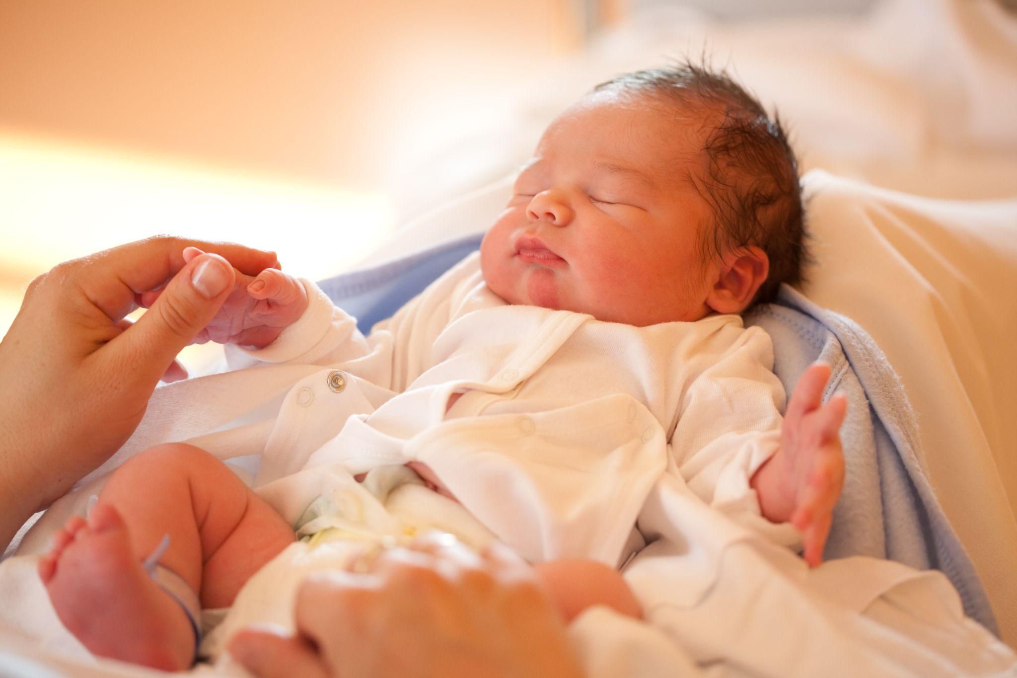 Healthy newborn baby. Antenatal colostrum harvesting can help start your baby’s diet off right.