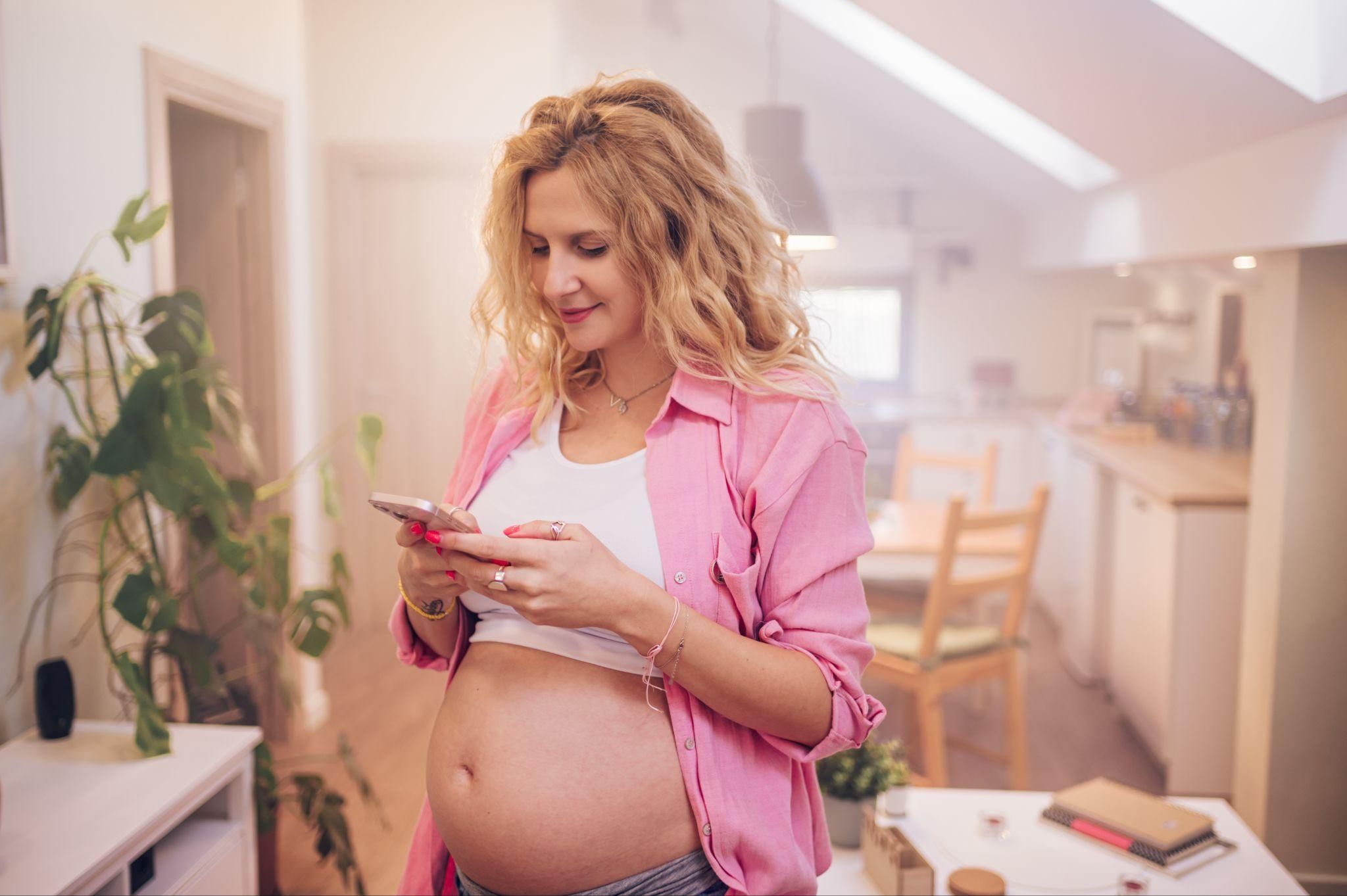 Pregnant women forming friendships during an antenatal session.